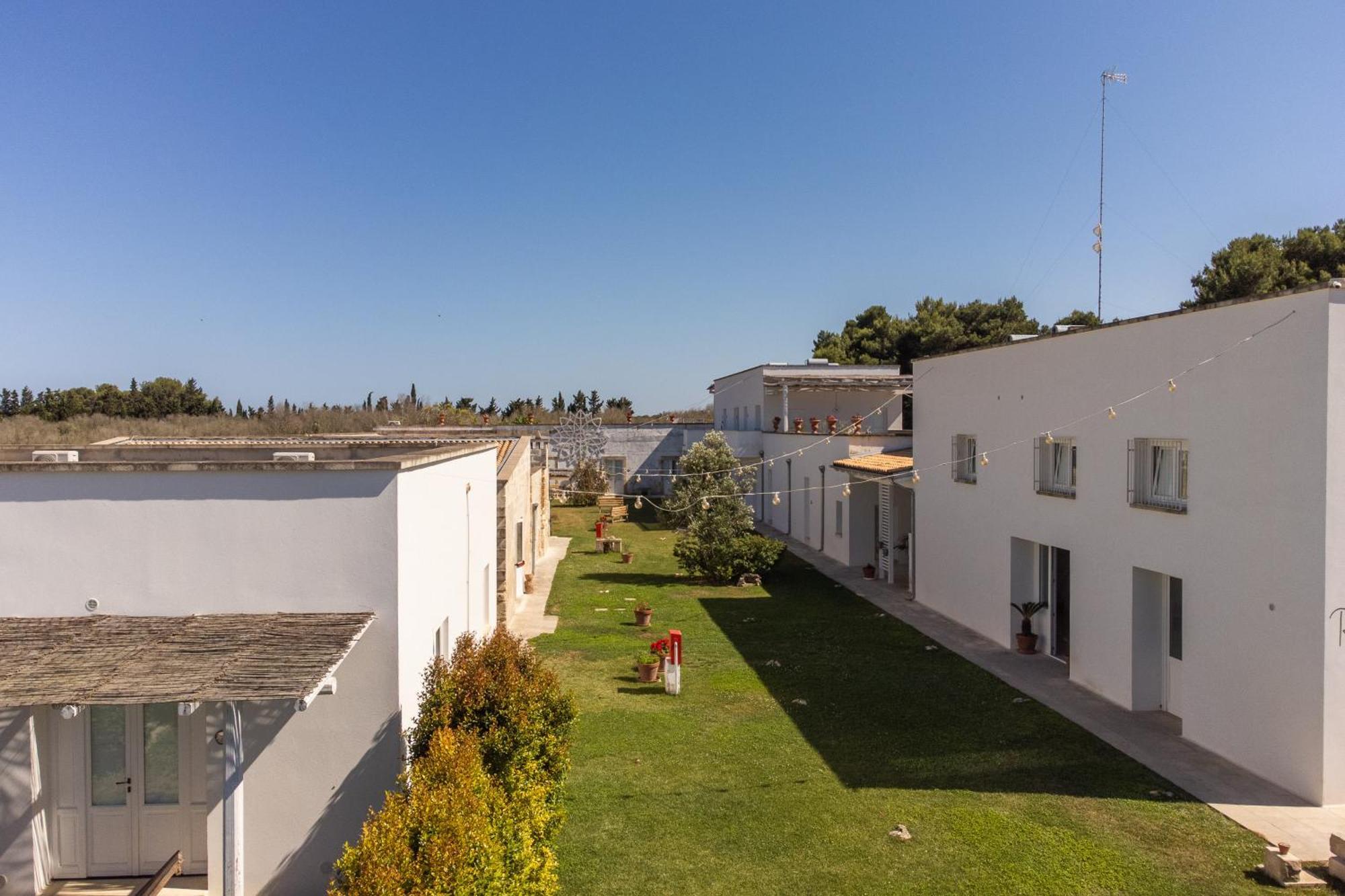 Masseria Rauccio Torre dell'Orso Bagian luar foto
